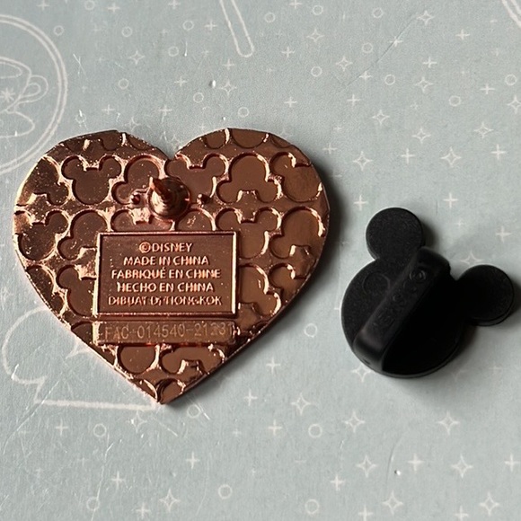 Disney Parks Rose Gold Be Kind Mickey Heart Pin - Picture 3 of 3